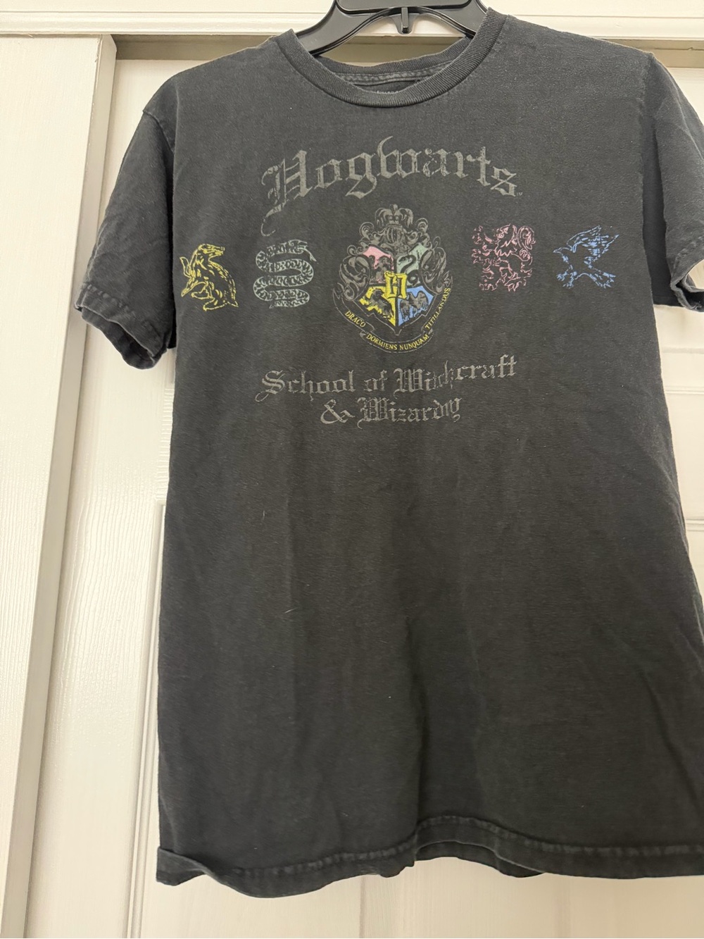 Hogwarts Crest Graphic Tee - Black